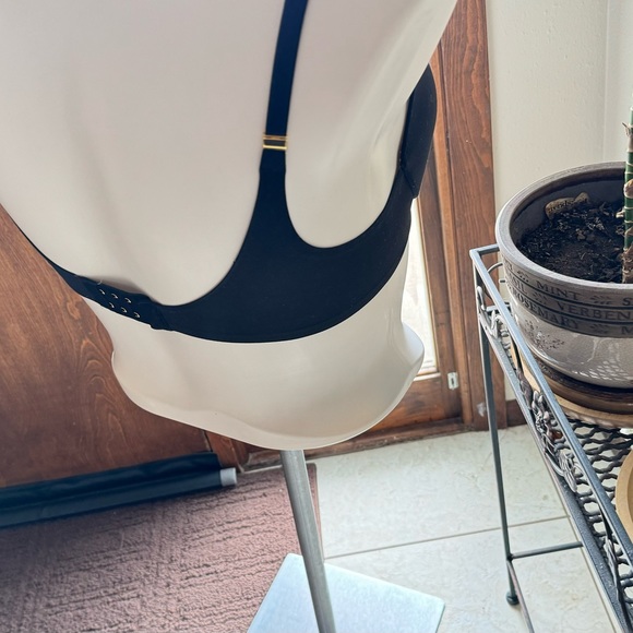 Victoria’s Secret Bra 4 pack - Picture 5 of 14